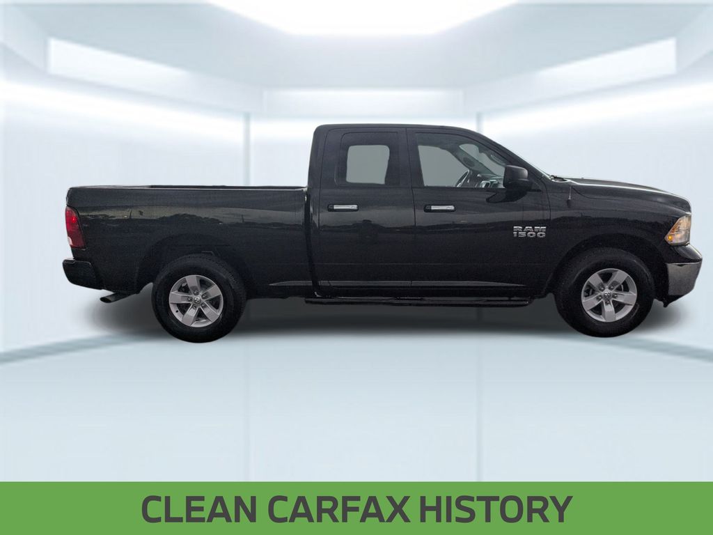 2016 Ram 1500 SLT photo 6