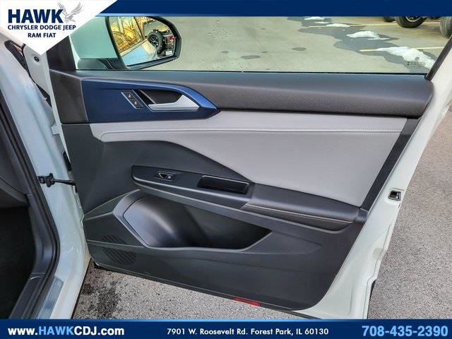 2024 VOLKSWAGEN TAOS - Image 30