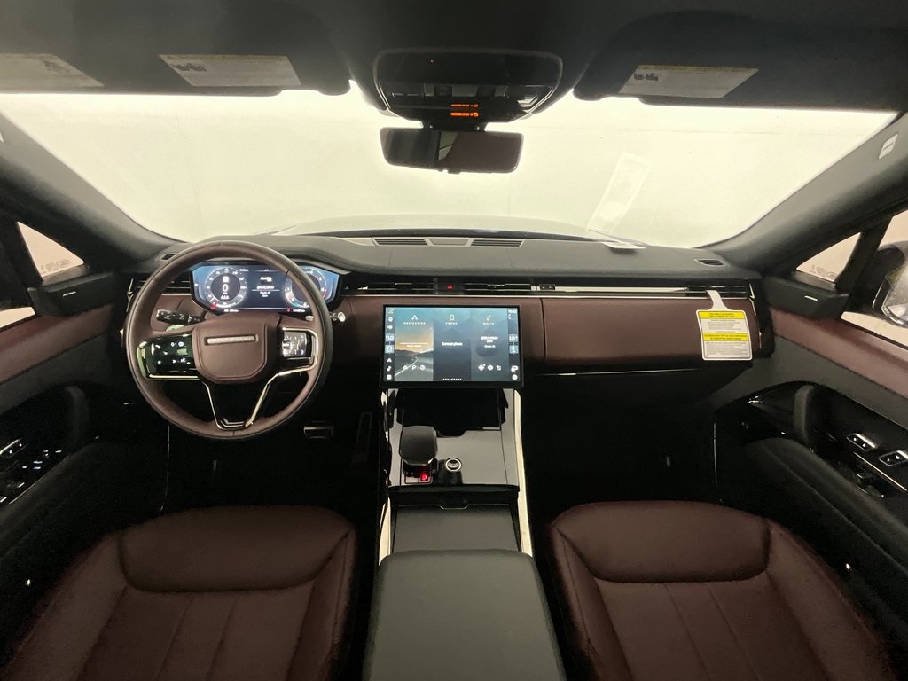 2025 Land Rover Range Rover Sport SE photo 4