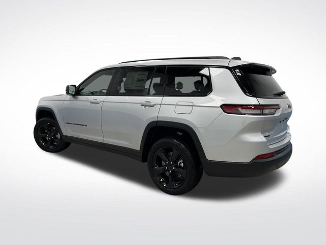 2025 Jeep Grand Cherokee Limited photo 3