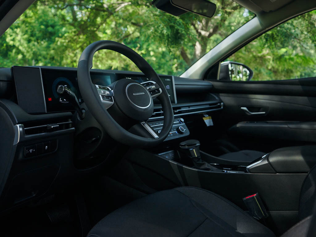 2025 Hyundai Tucson SE photo 13