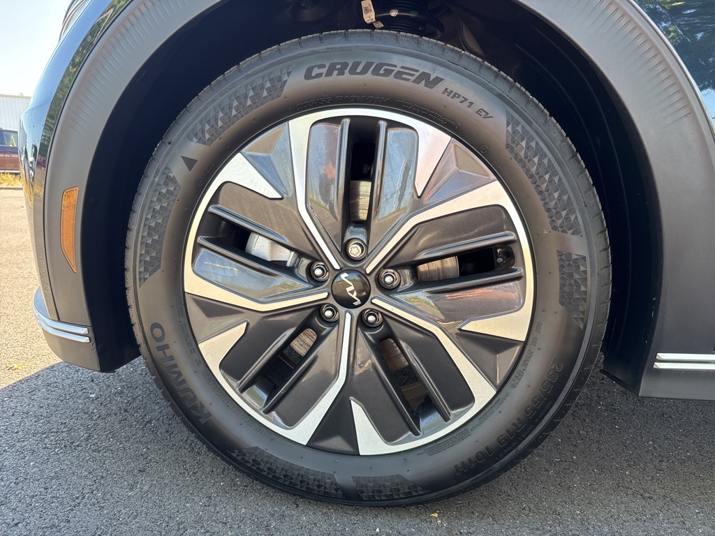 2024 Kia EV6 Light photo 11