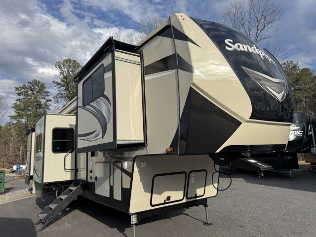 Pre-Owned 2020 Forest River Sandpiper 38FKOK