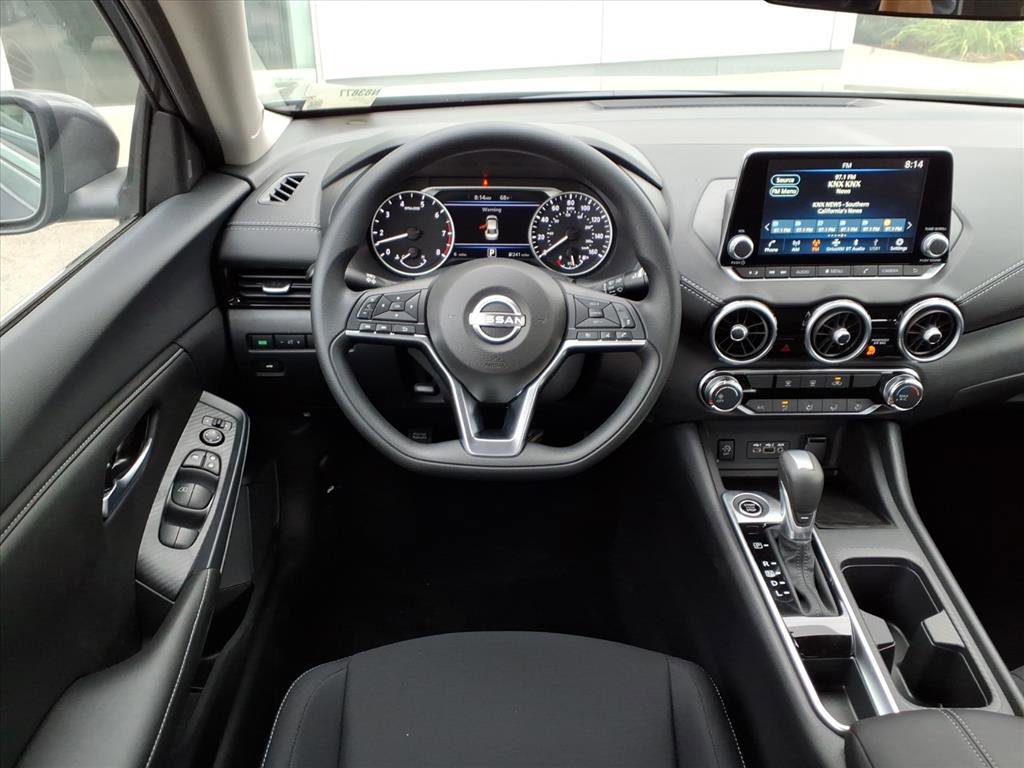 2025 Nissan Sentra SV photo 4