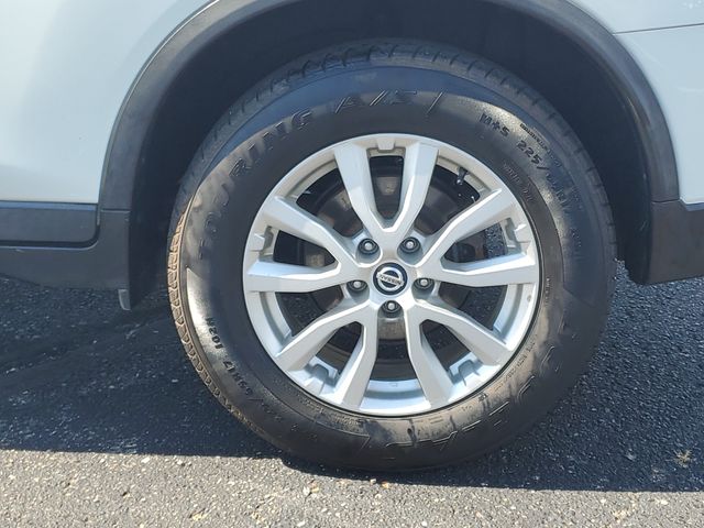 2020 Nissan Rogue SV photo 22