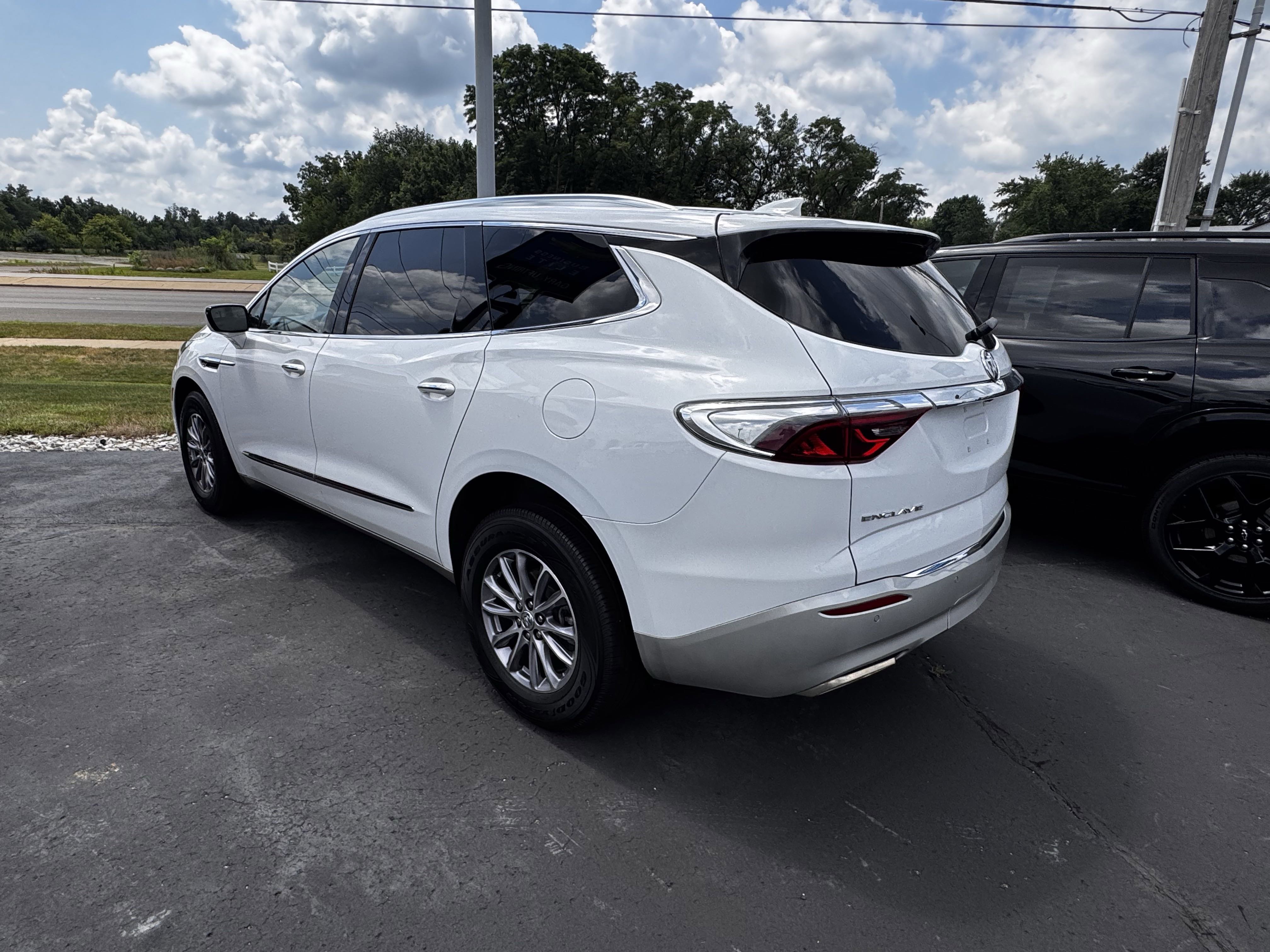2023 Buick Enclave Essence photo 4