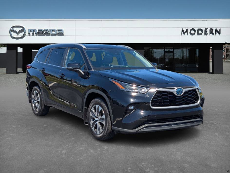 2023 Toyota Highlander Hybrid XLE photo 3