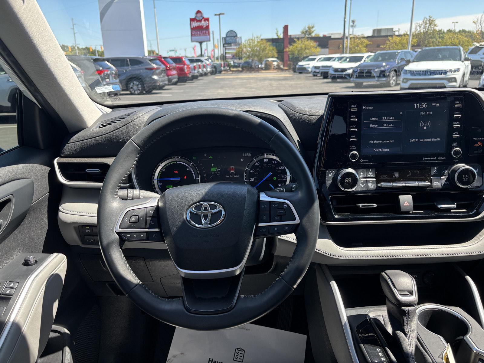 2022 Toyota Highlander Hybrid XLE photo 22