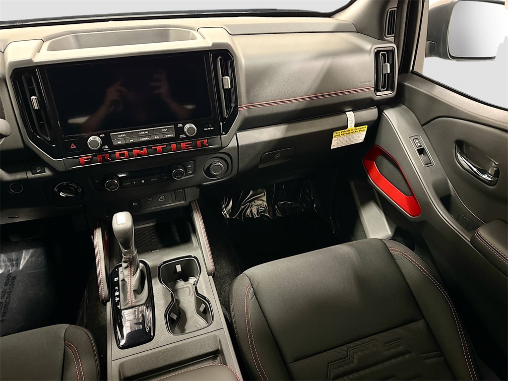 2025 Nissan Frontier PRO-4X photo 6