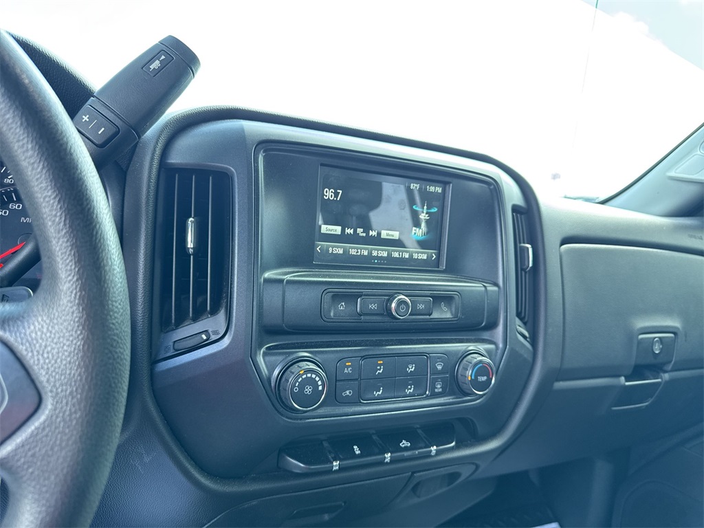 2018 Chevrolet Silverado 1500 Custom photo 22