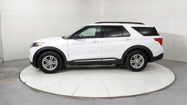 Used 2023 WHITE Ford XLT image 2