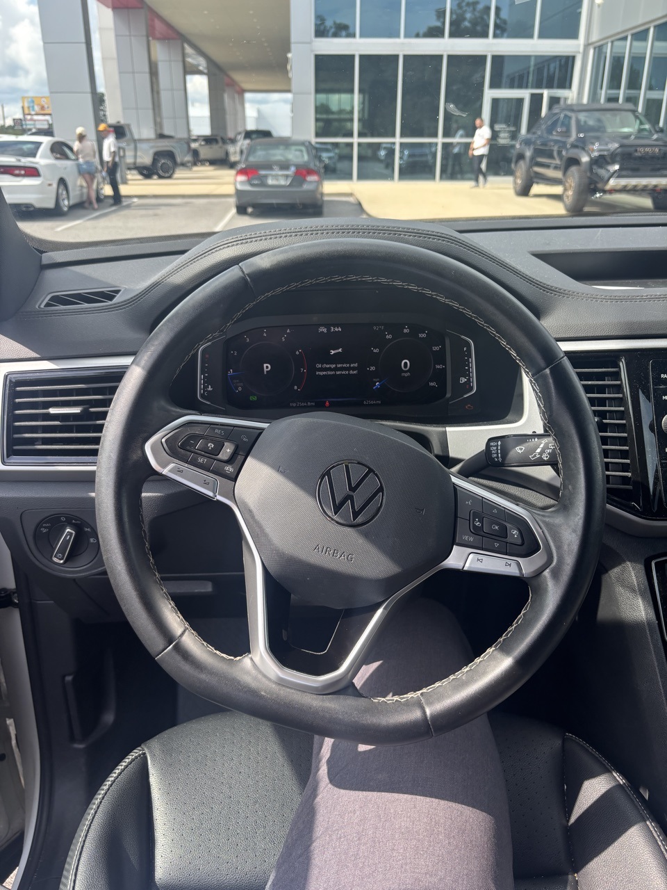 2023 Volkswagen Atlas Cross Sport V6 SE Technology photo 9