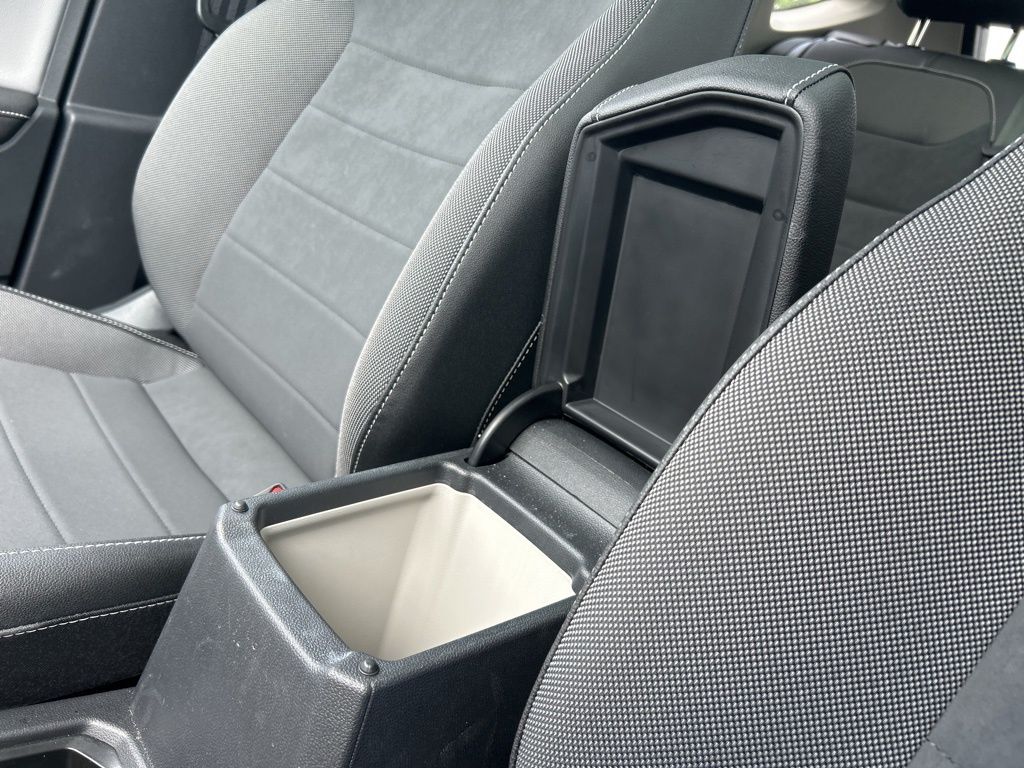 2024 Volkswagen Taos SE photo 33