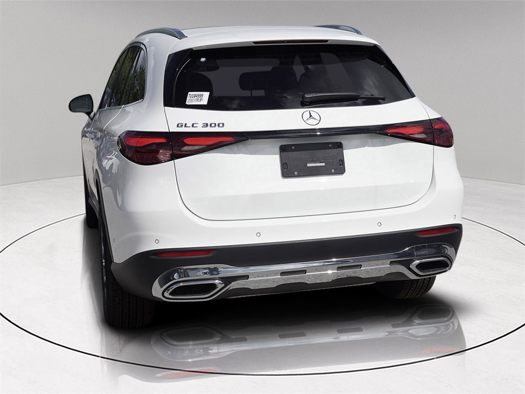 2026 Mercedes Benz GLC 300 photo 4