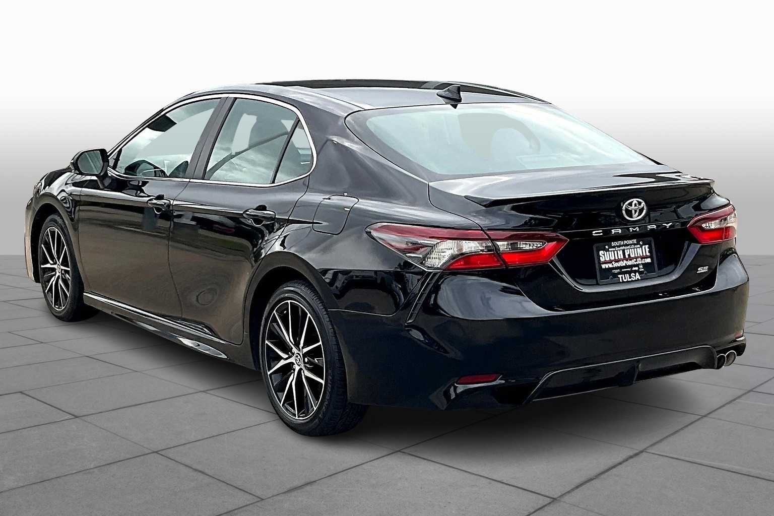 2024 Toyota Camry SE photo 10