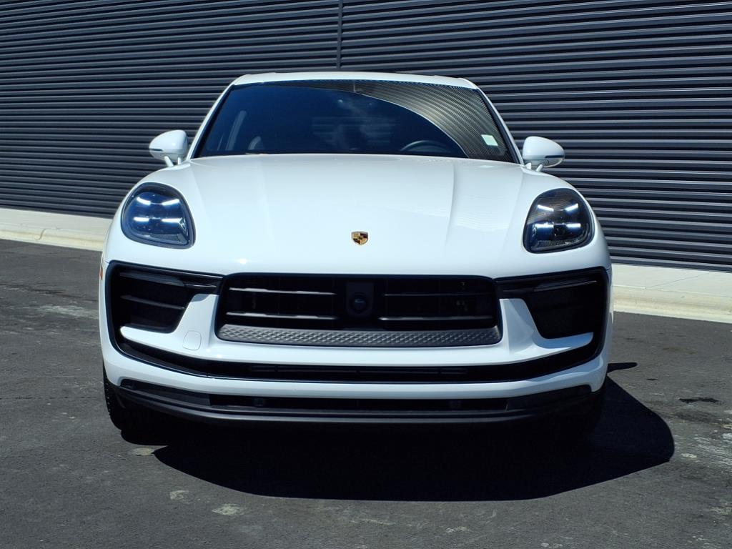 2024 Porsche Macan T photo 31