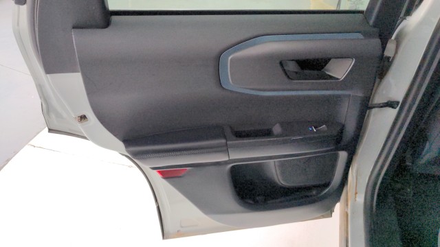 Used 2022 Cactus Grey Ford Badlands image 26