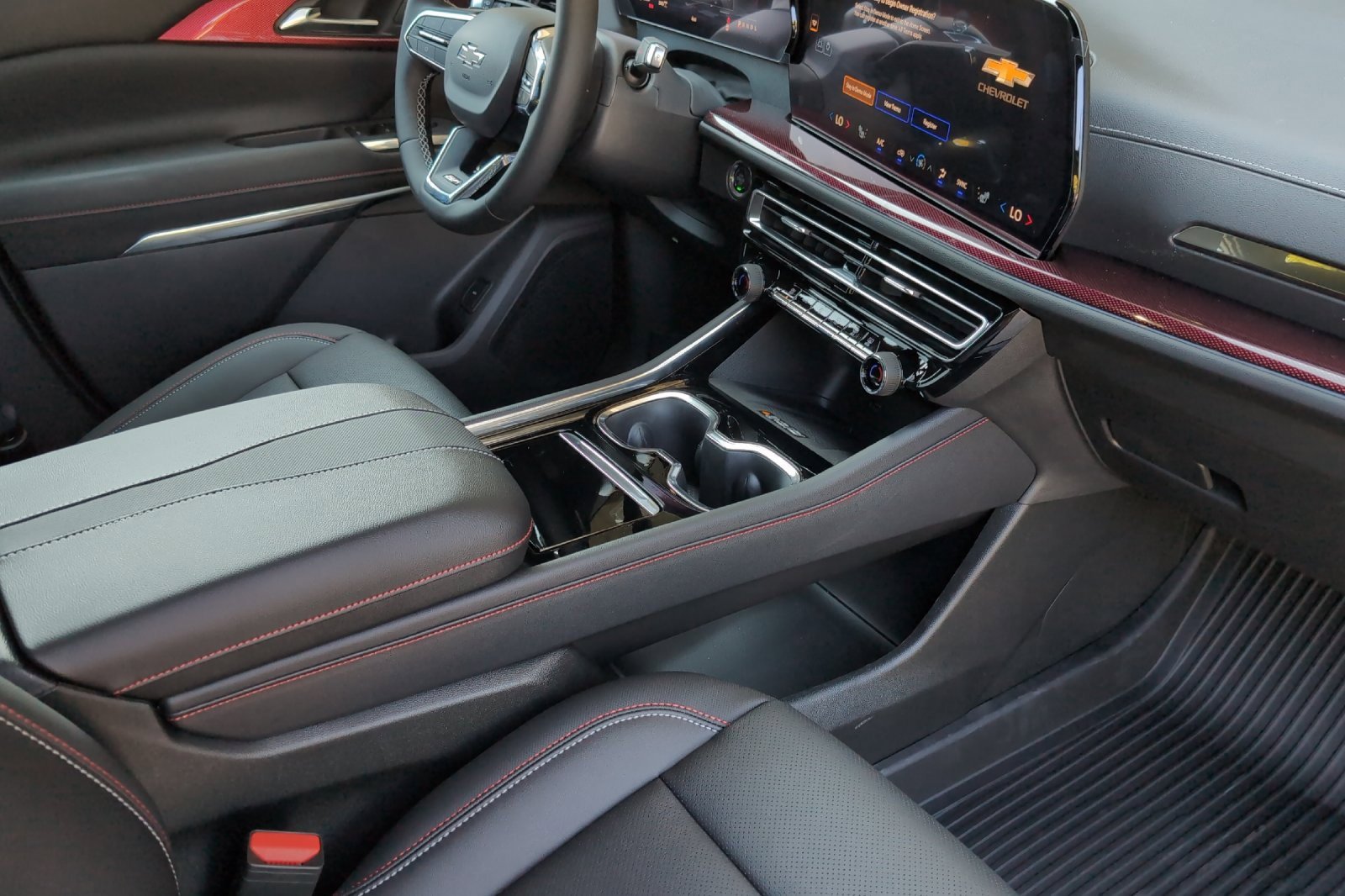 2026 Chevrolet Traverse Z71 photo 17