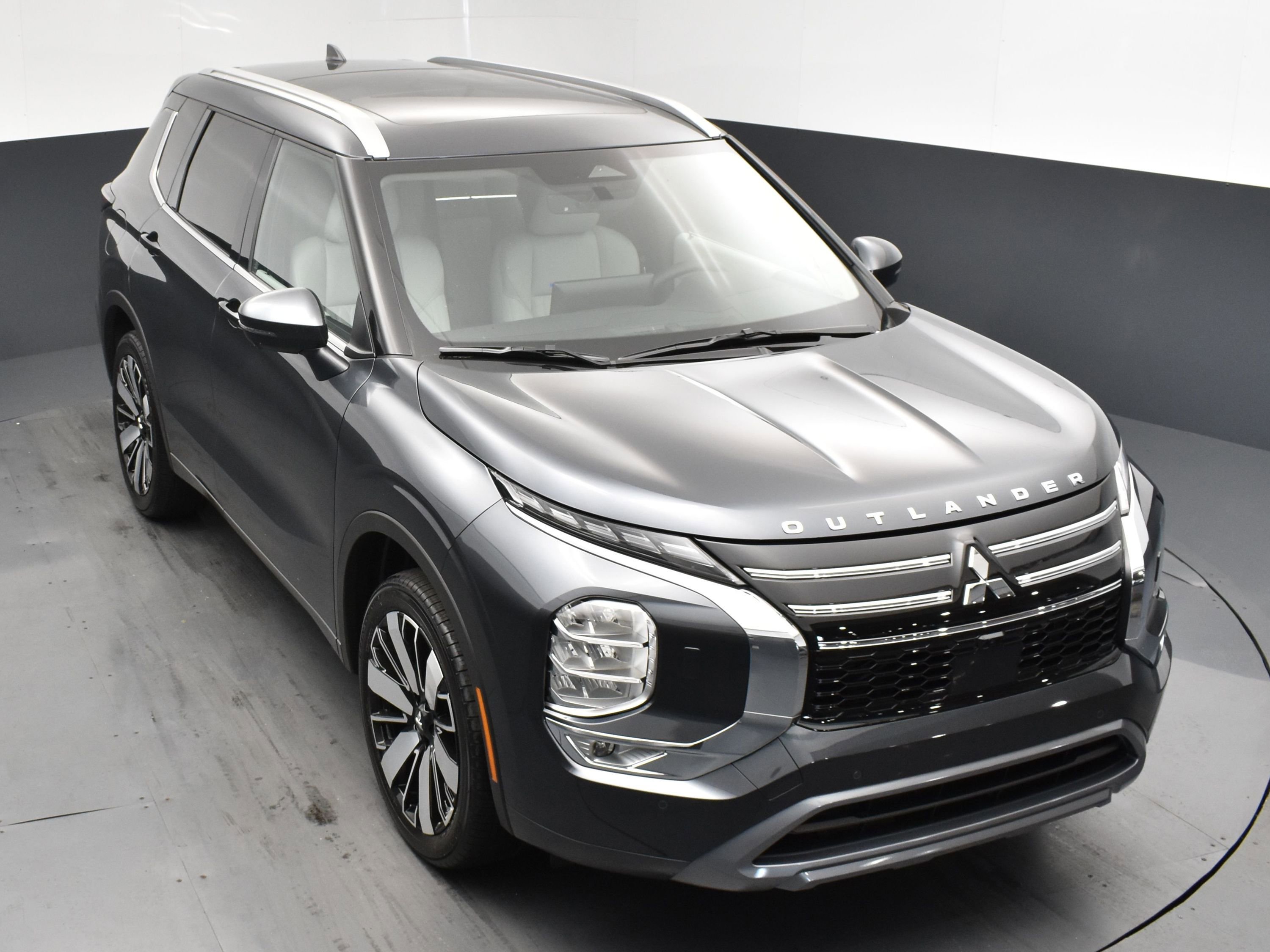 2025 Mitsubishi Outlander SEL photo 20