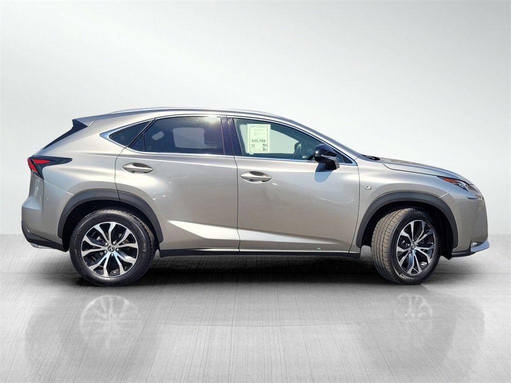 2017 Lexus NX 200t Luxury photo 3