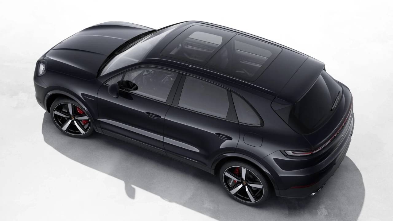 2026 Porsche Cayenne S E-Hybrid photo 4