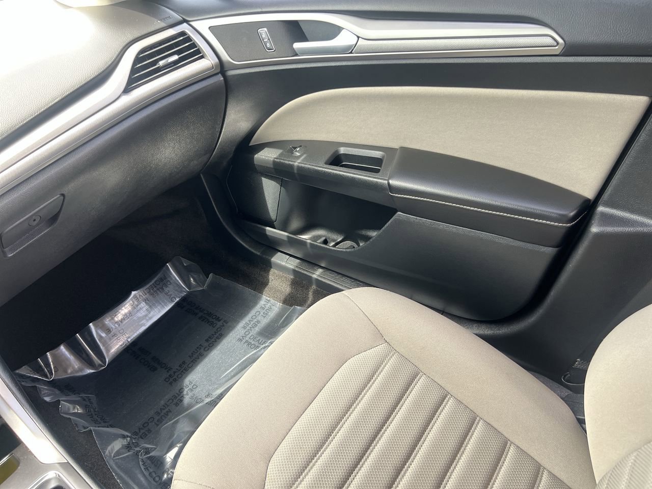 2018 Ford Fusion Hybrid S photo 12