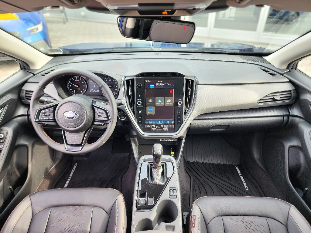 2025 Subaru Crosstrek Limited photo 2