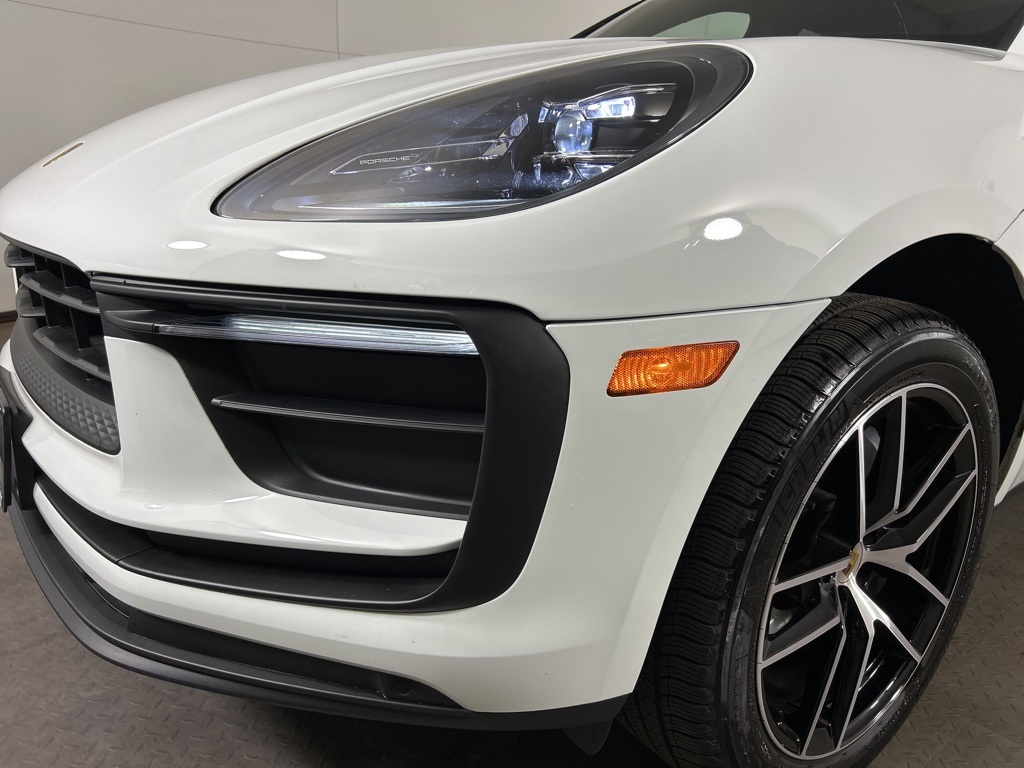2025 Porsche Macan Base photo 30