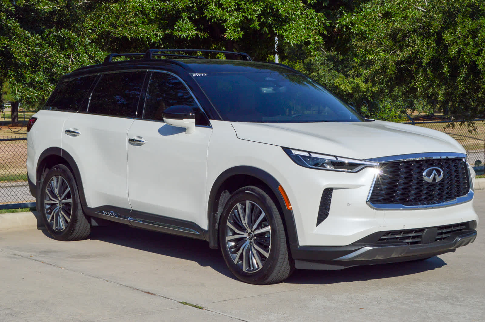2025 Infiniti QX60 Autograph photo 3