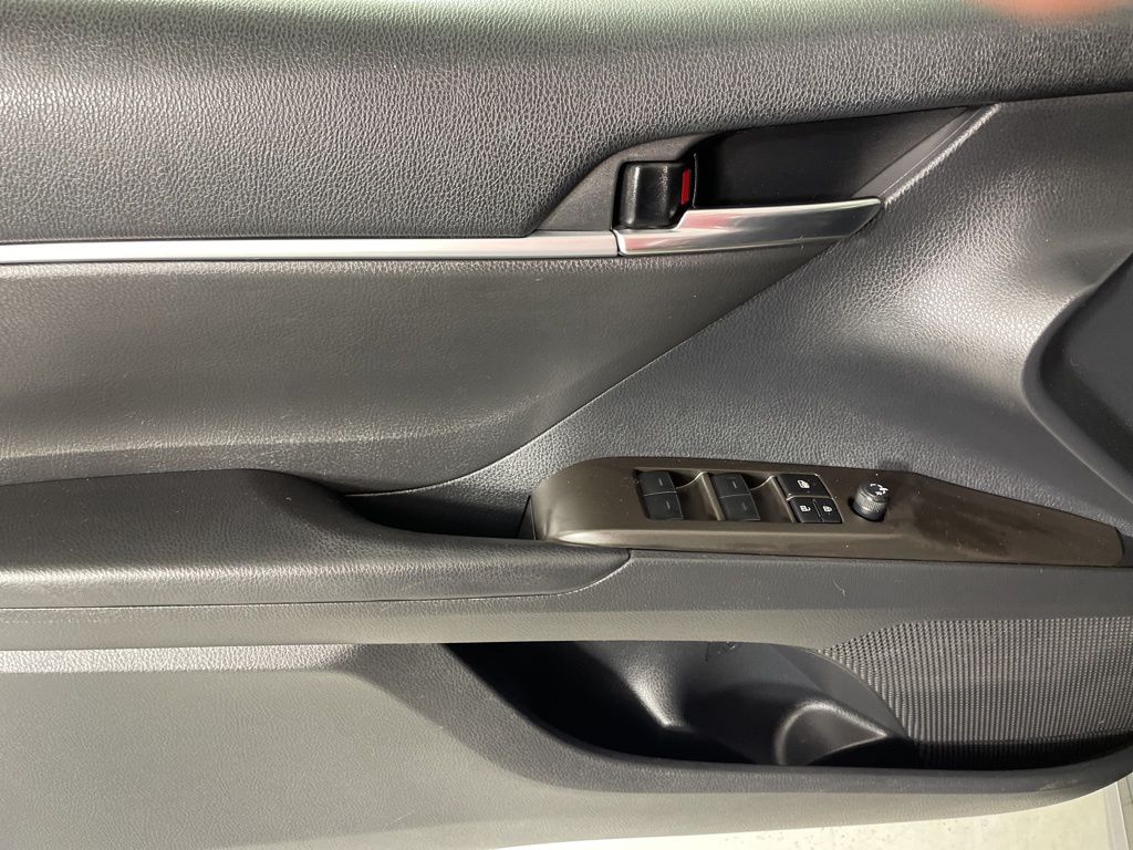 2023 Toyota Camry SE photo 13