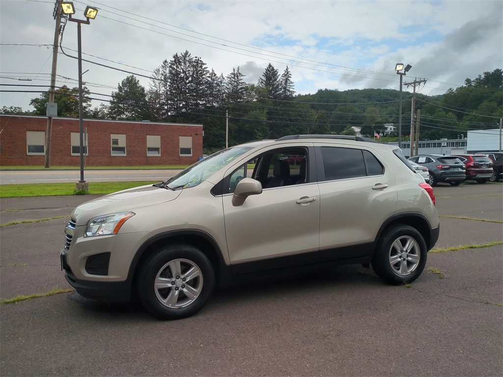 Used 2016 Chevrolet Trax LT with VIN 3GNCJPSB8GL260507 for sale in Thomaston, CT