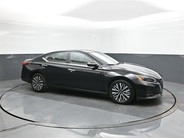 2024 Nissan Altima 2.5 SV photo 13