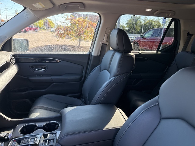2025 Honda Pilot Touring photo 10