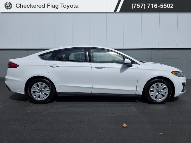 2020 Ford Fusion S photo 9