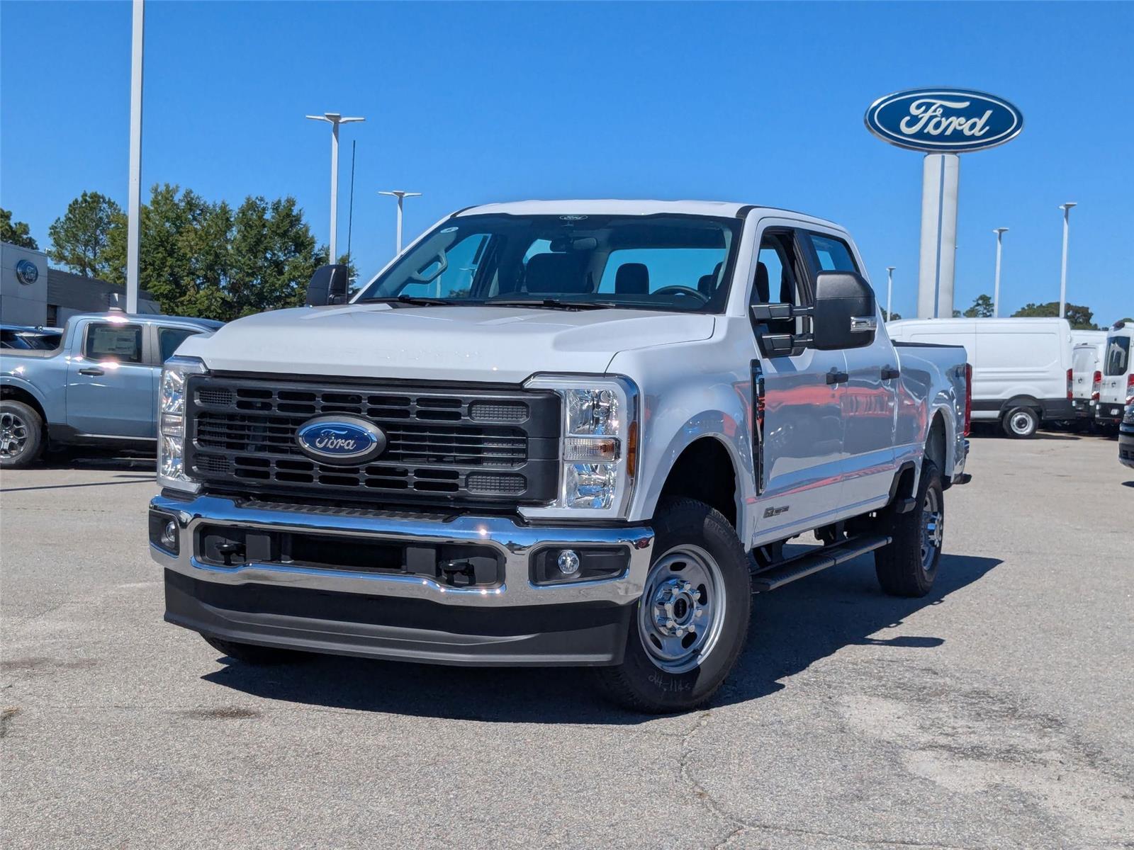 2026 Ford F-350 Super Duty XL's photo