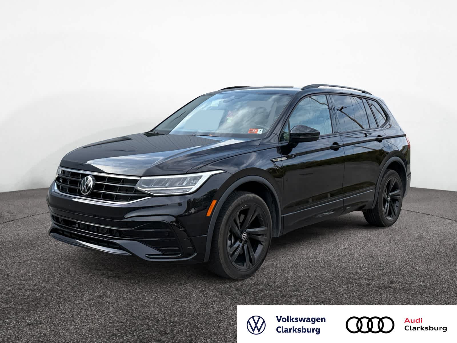 2023 Volkswagen Tiguan SE R-LINE BLACK
