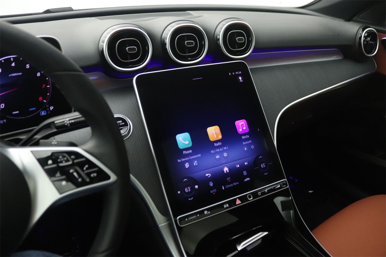 2025 Mercedes Benz C 300 photo 4
