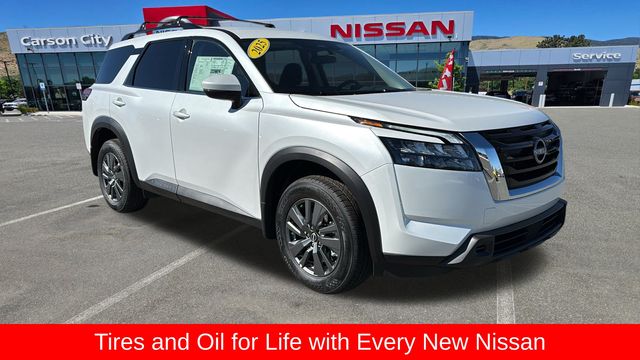 2025 Nissan Pathfinder SV's photo
