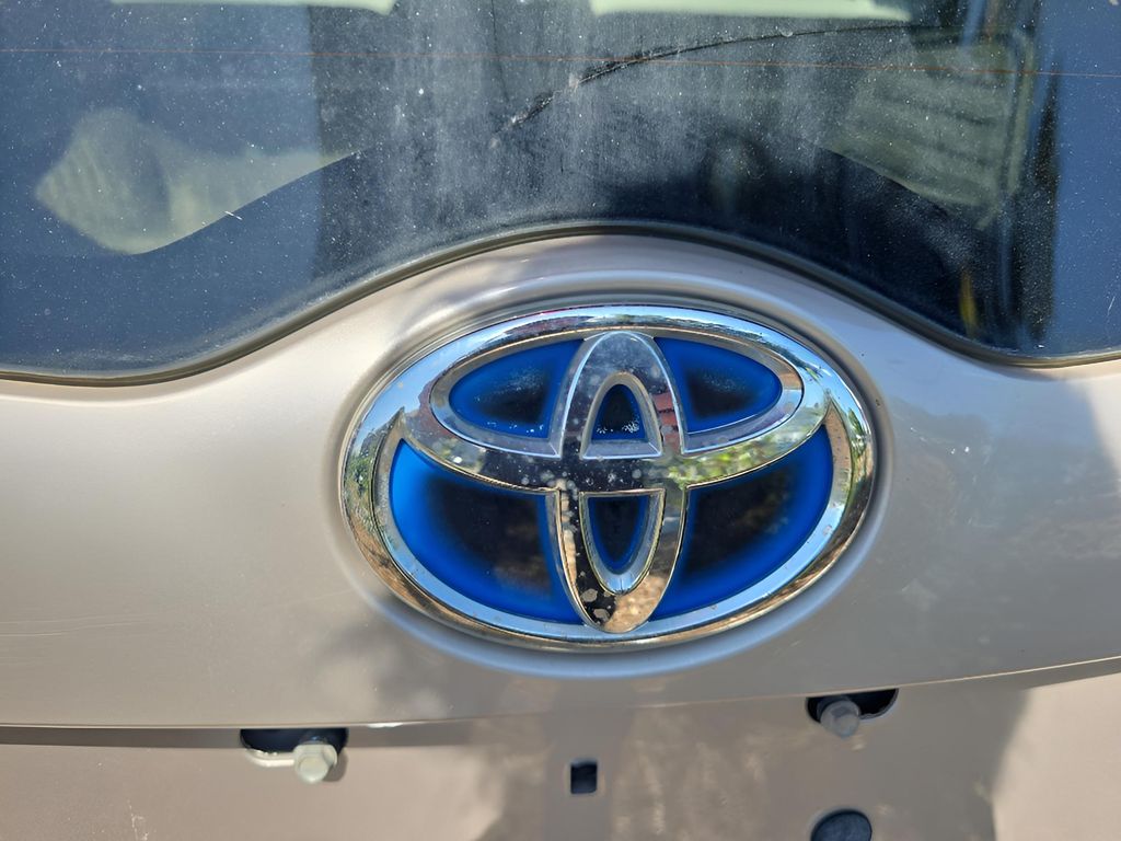 2017 Toyota Prius Prime Three Four photo 8