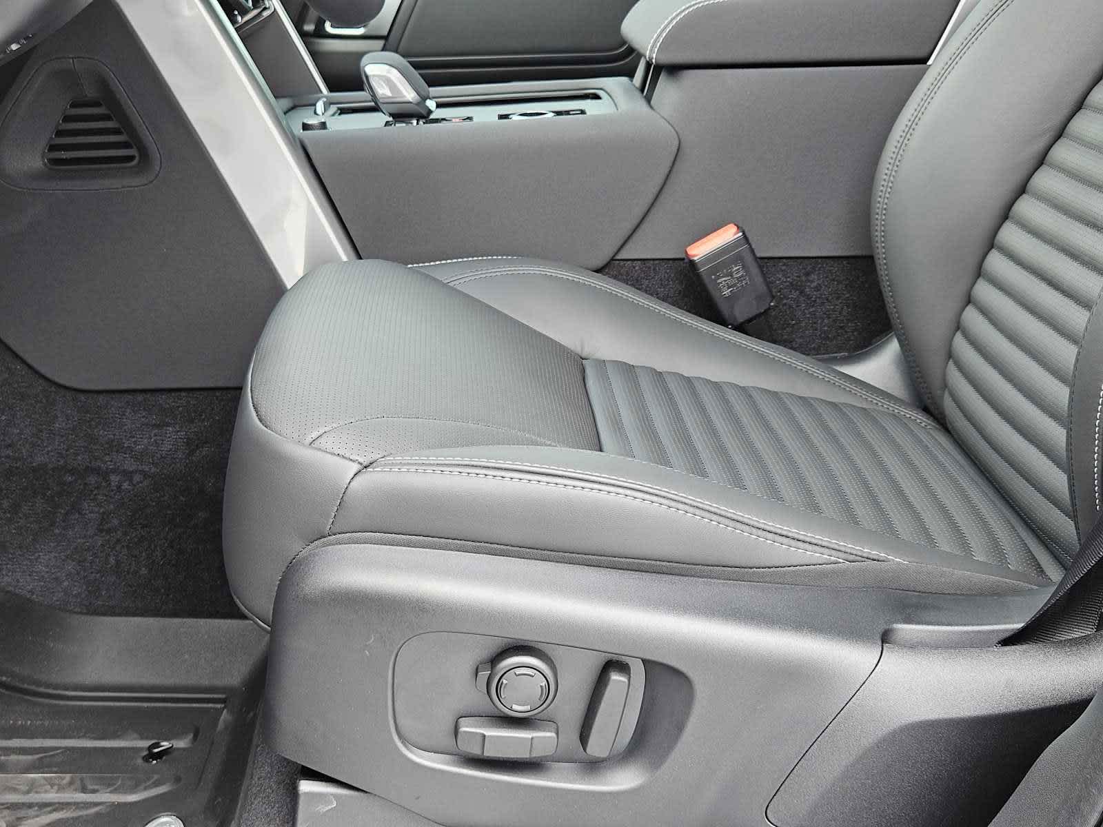 2025 Land Rover Discovery SE photo 22