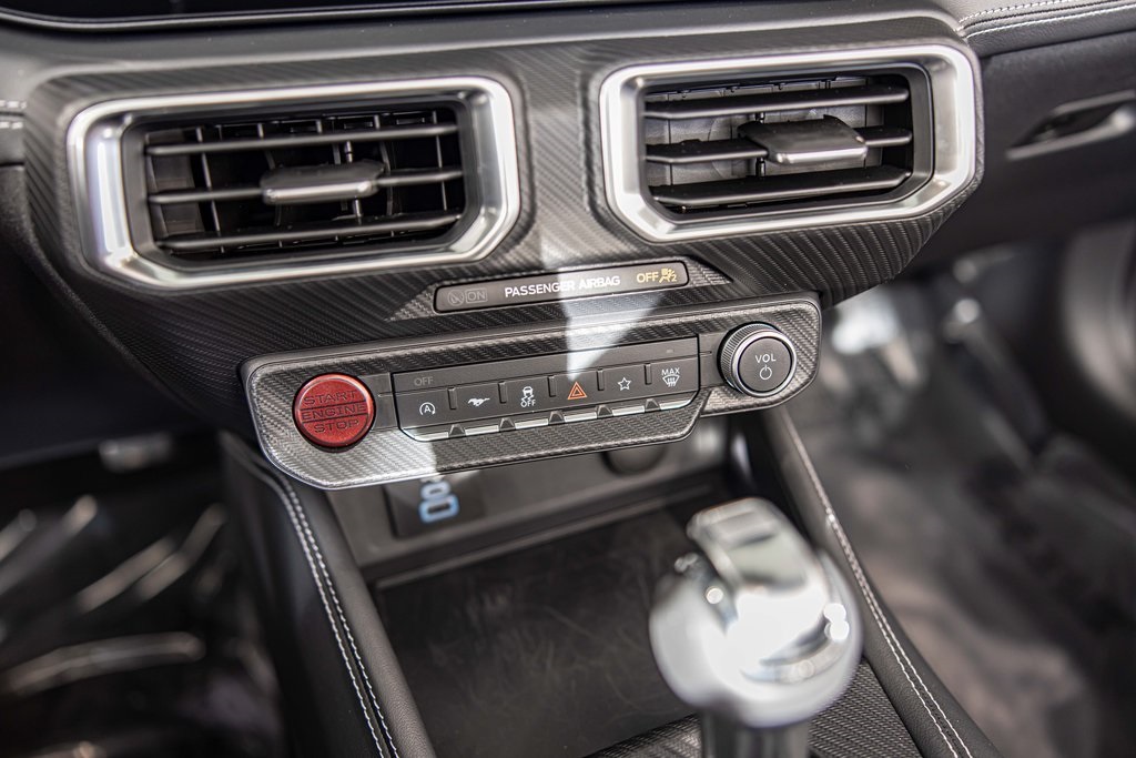 2025 FORD MUSTANG - Image 28