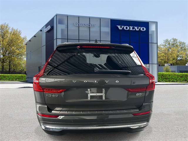 2022 Volvo XC60 B5 Inscription photo 2