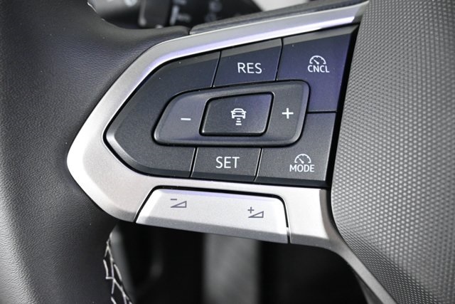 2025 Volkswagen Tiguan SE photo 13
