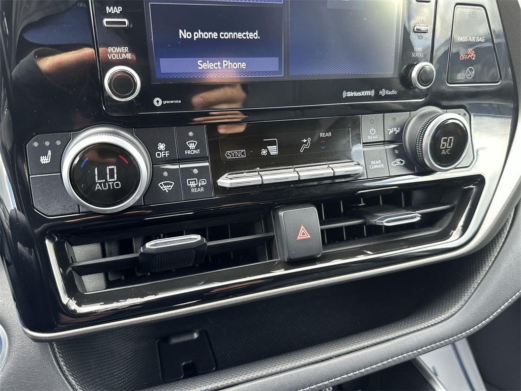 2021 Toyota Highlander Hybrid XLE photo 18
