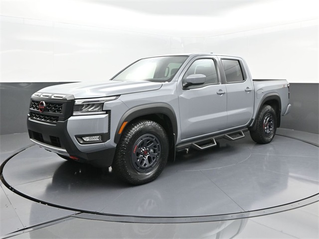 2025 Nissan Frontier PRO-X photo 3