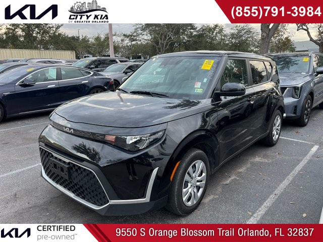 2023 Kia Soul LX's photo