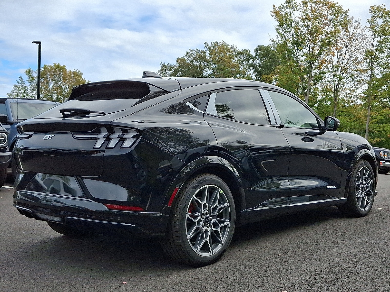 2025 Ford Mustang Mach-E GT photo 4