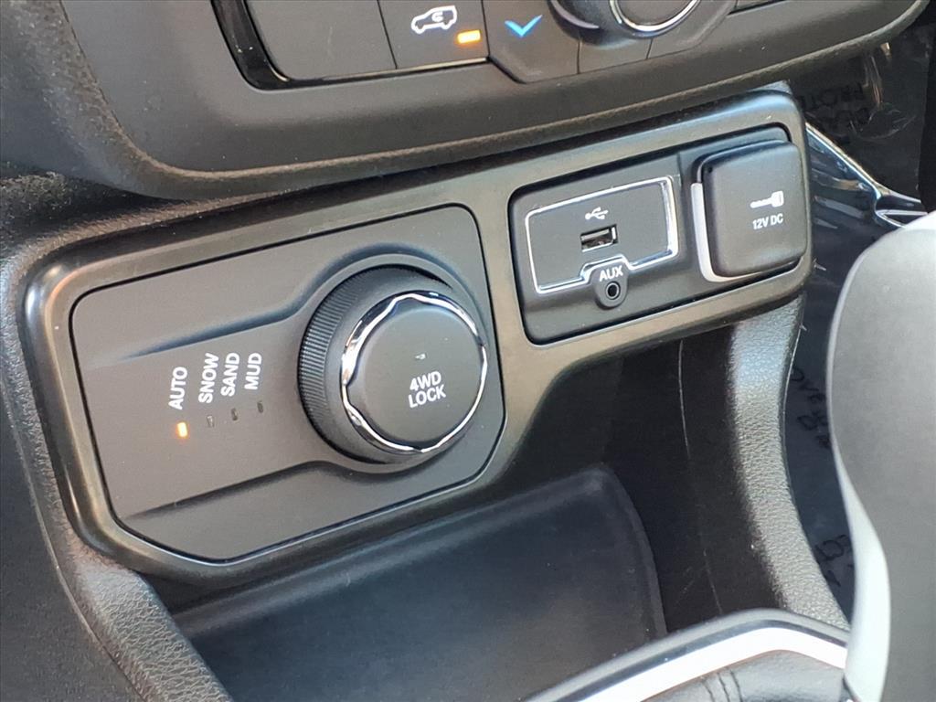 2023 Jeep Renegade Latitude Upland photo 11