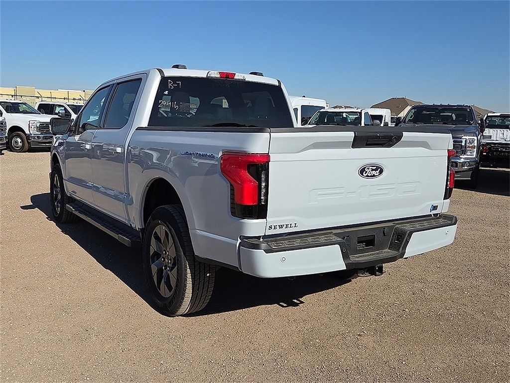 2025 Ford F-150 Lightning photo 3
