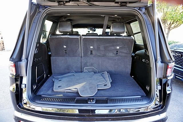 Used 2023 Black Jeep Base image 12